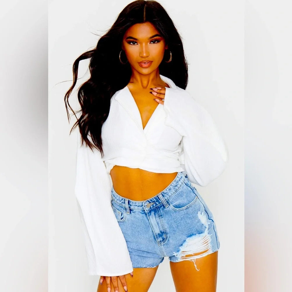PrettyLittleThing Vintage Wash Ripped Denim Mom Shorts • Size 8